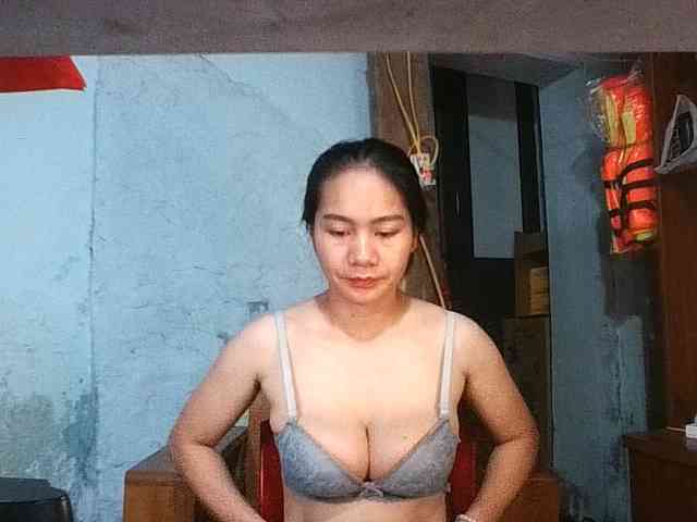 EllaShow93 webcam