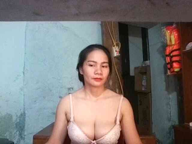 EllaShow93 webcam