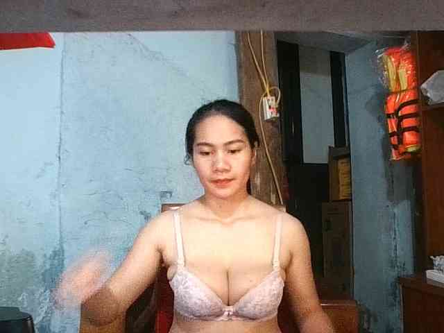 EllaShow93 webcam