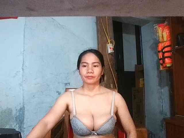EllaShow93 webcam