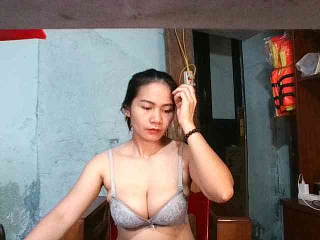 EllaShow93 webcam