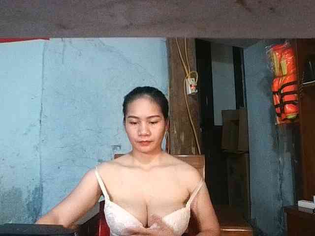 EllaShow93 webcam