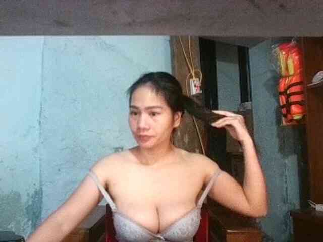 EllaShow93 webcam