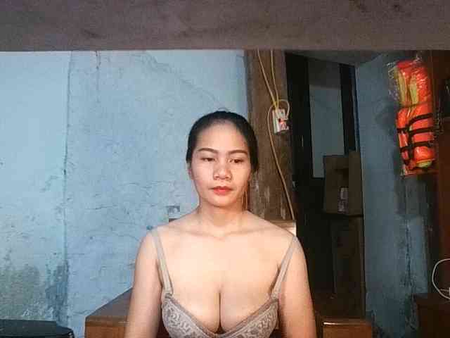 Model: EllaShow93