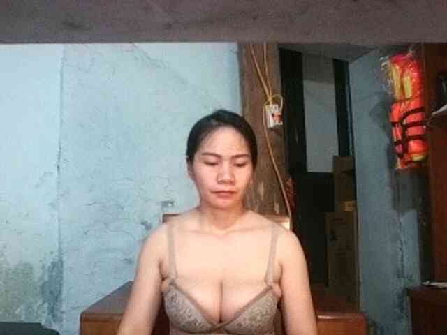 EllaShow93 webcam