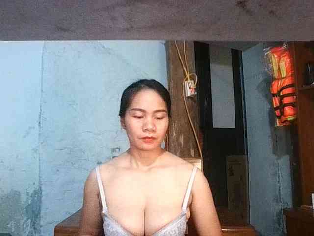 EllaShow93 webcam