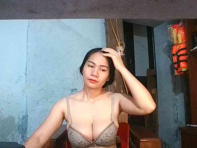 EllaShow93 webcam