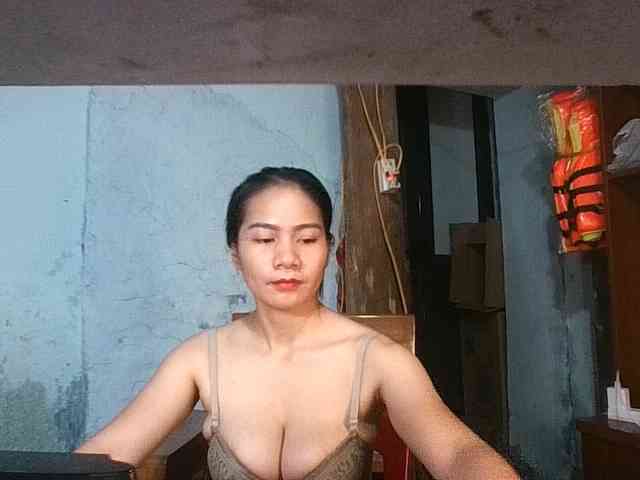 EllaShow93 webcam