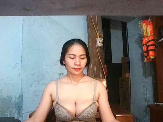 EllaShow93 webcam