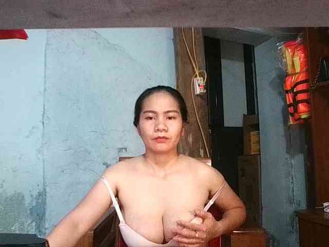 EllaShow93 webcam