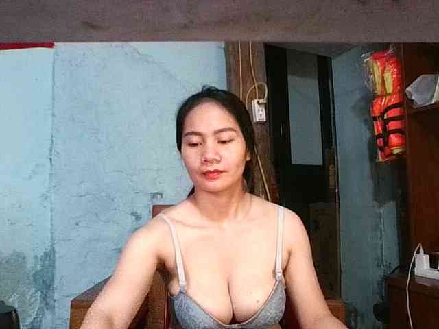EllaShow93 webcam