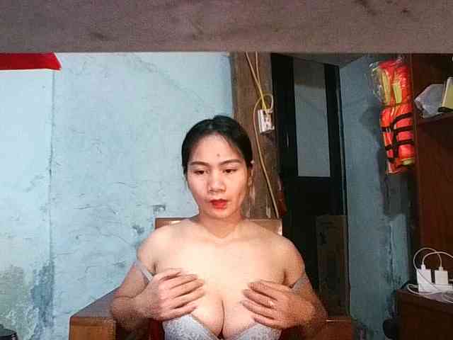 EllaShow93 webcam
