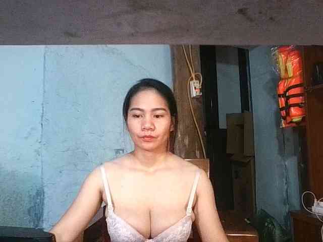 EllaShow93 webcam