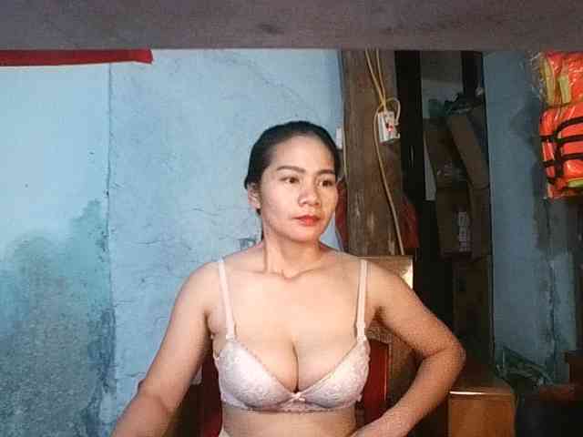 EllaShow93 webcam