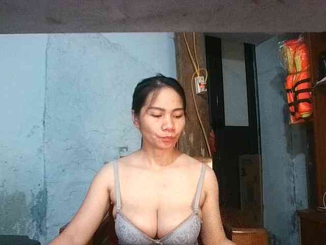 EllaShow93 webcam