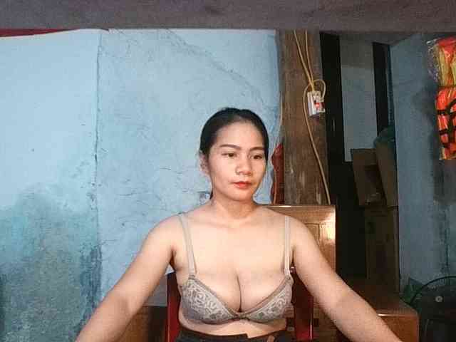 EllaShow93 webcam