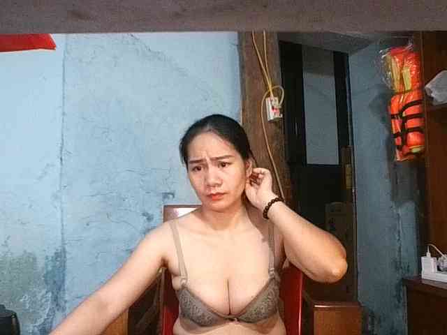 EllaShow93 webcam