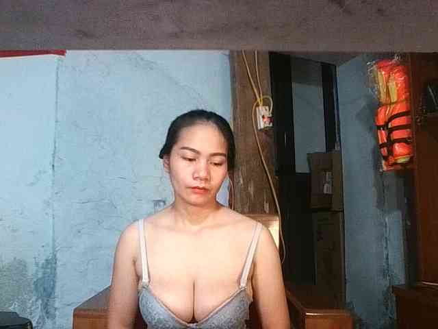 EllaShow93 webcam