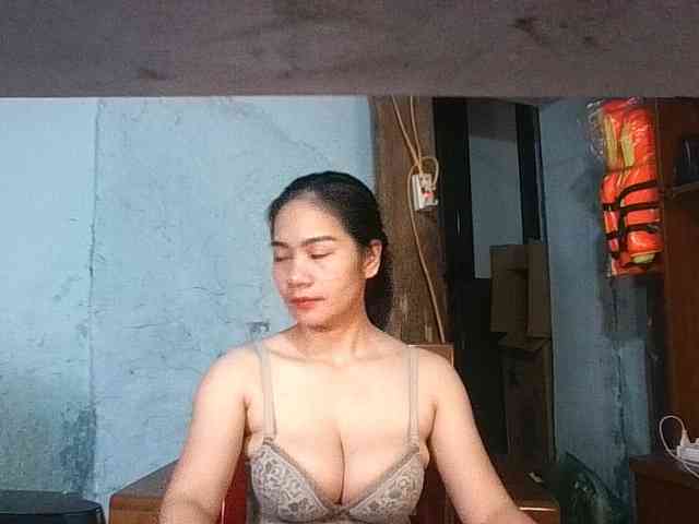 EllaShow93 webcam