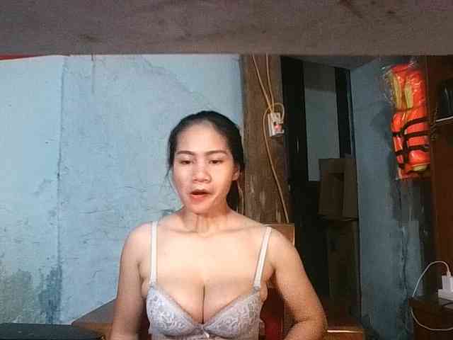 EllaShow93 webcam