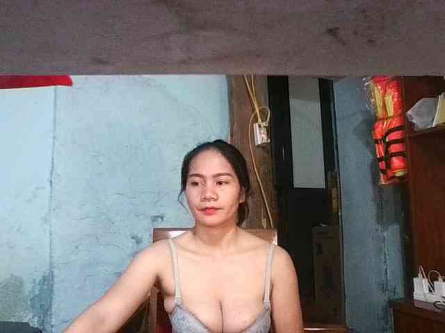 EllaShow93 webcam