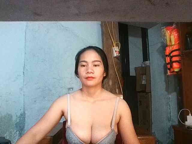 EllaShow93 webcam