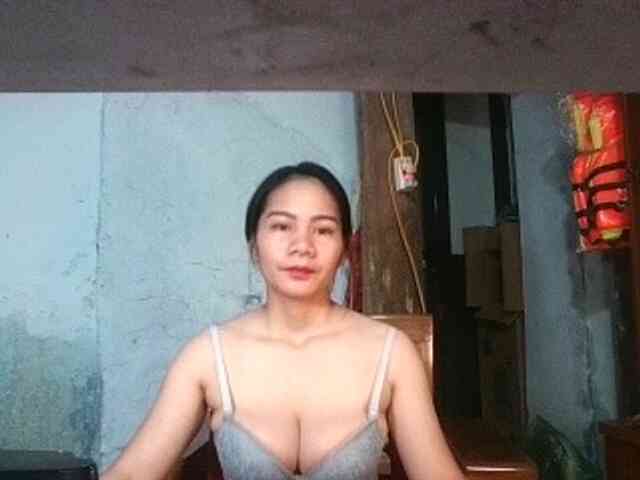 EllaShow93 webcam
