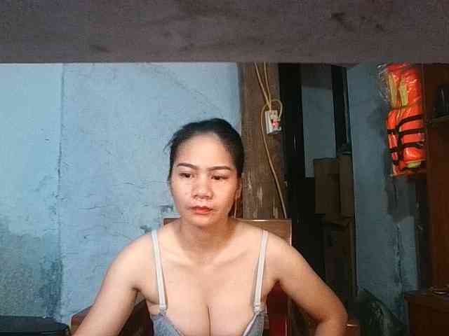 EllaShow93 webcam