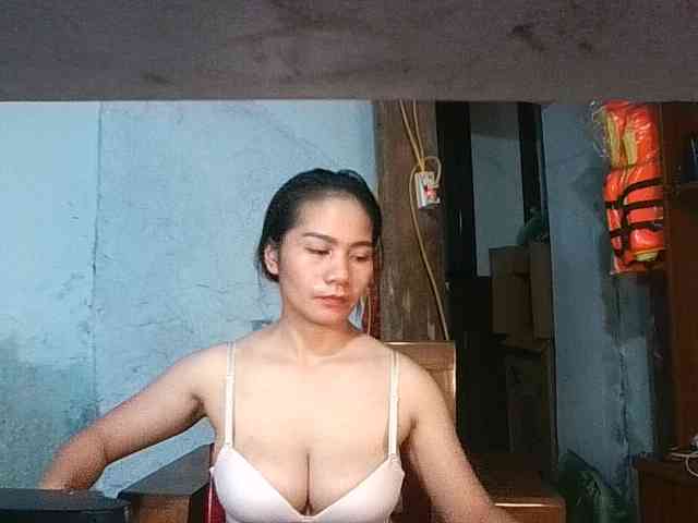 EllaShow93 webcam