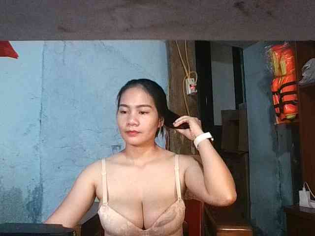 EllaShow93 webcam