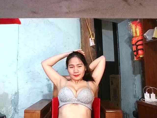 EllaShow93 webcam