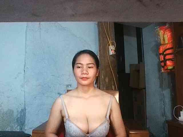 EllaShow93 webcam