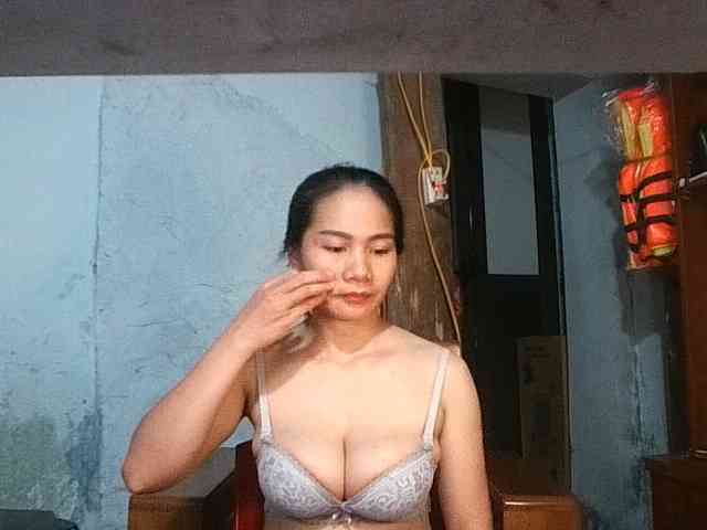 EllaShow93 webcam