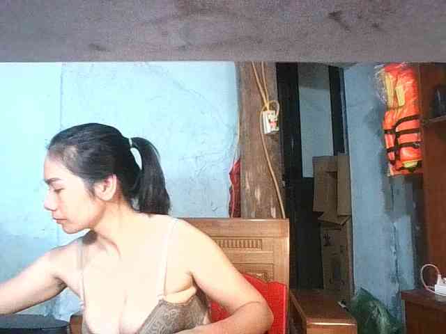 EllaShow93 webcam