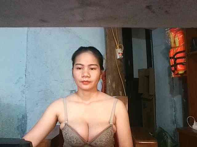 EllaShow93 webcam