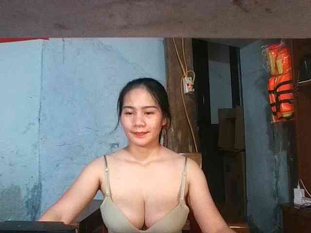 EllaShow93 webcam