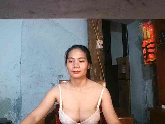 EllaShow93 webcam