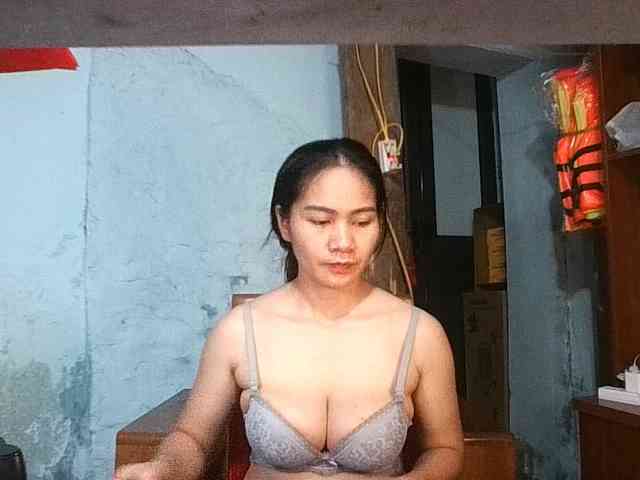 EllaShow93 webcam
