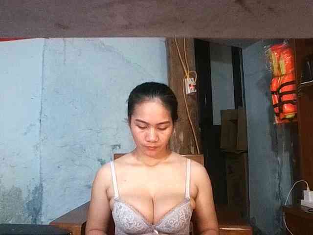 EllaShow93 webcam