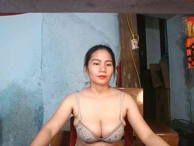 EllaShow93 webcam