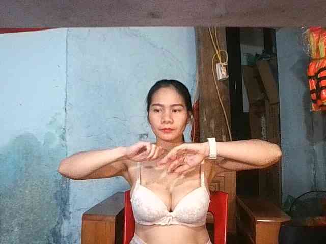 EllaShow93 webcam