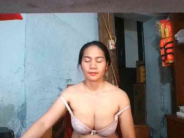 EllaShow93 webcam