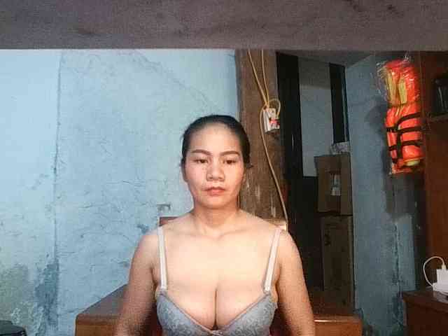 EllaShow93 webcam