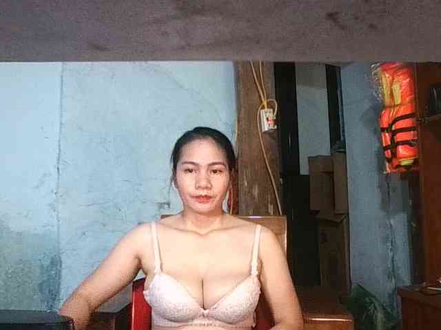 EllaShow93 webcam