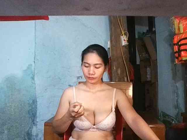EllaShow93 webcam