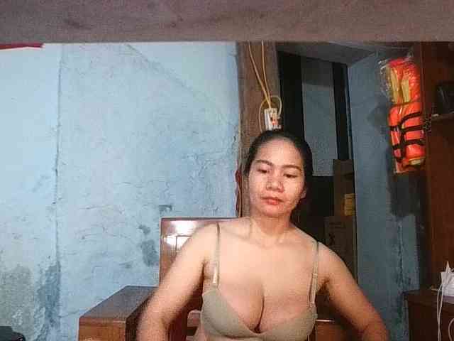 EllaShow93 webcam
