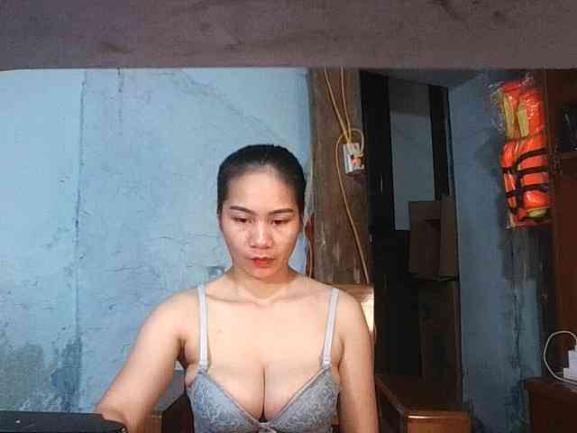 EllaShow93 webcam