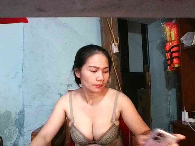 EllaShow93 webcam