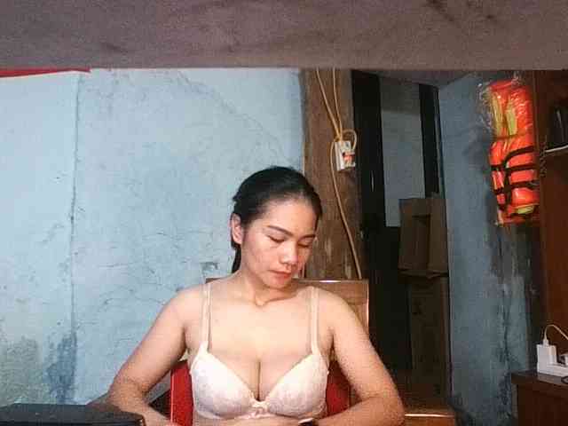 EllaShow93 webcam