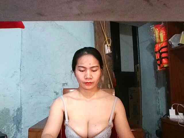 EllaShow93 webcam